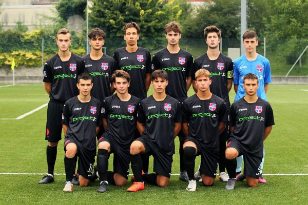 L’Under 17 Virtus Ciserano Bergamo in azione contro il Sarnico ad Albino