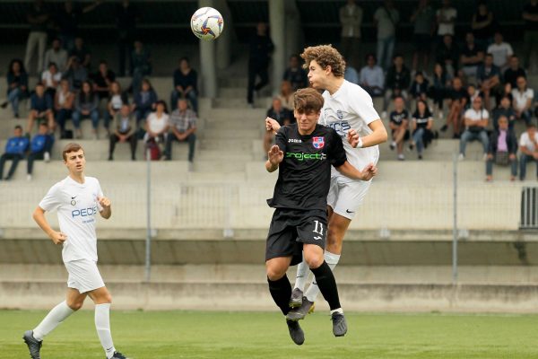 L’Under 17 Virtus Ciserano Bergamo in azione contro il Sarnico ad Albino