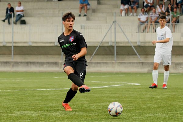 L’Under 17 Virtus Ciserano Bergamo in azione contro il Sarnico ad Albino