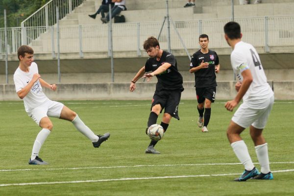 L’Under 17 Virtus Ciserano Bergamo in azione contro il Sarnico ad Albino