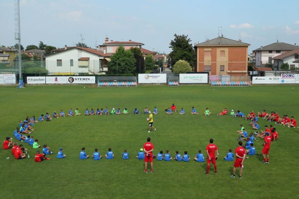 Gunther Celli campione di freestyle football in visita al VCBG Summer Camp