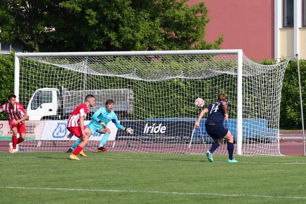 Galleria VIDEO E PHOTOGALLERY: A Caravaggio cade la Virtus Ciserano Bergamo (3-1): il gol della bandiera di Esposito