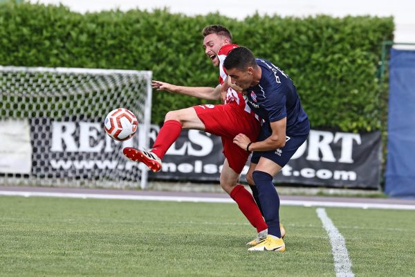 Galleria VIDEO E PHOTOGALLERY: A Caravaggio cade la Virtus Ciserano Bergamo (3-1): il gol della bandiera di Esposito