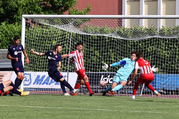 Galleria VIDEO E PHOTOGALLERY: A Caravaggio cade la Virtus Ciserano Bergamo (3-1): il gol della bandiera di Esposito