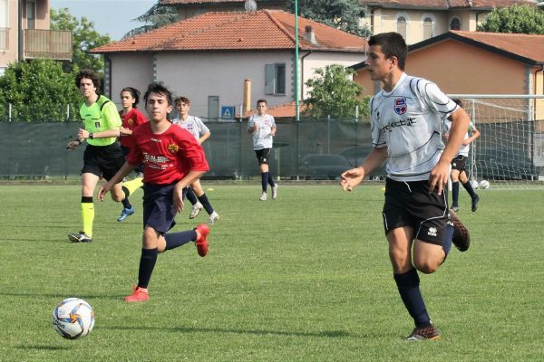 Gli Esordienti 2008 Virtus Ciserano Bergamo vincitori del Trofeo De Guz