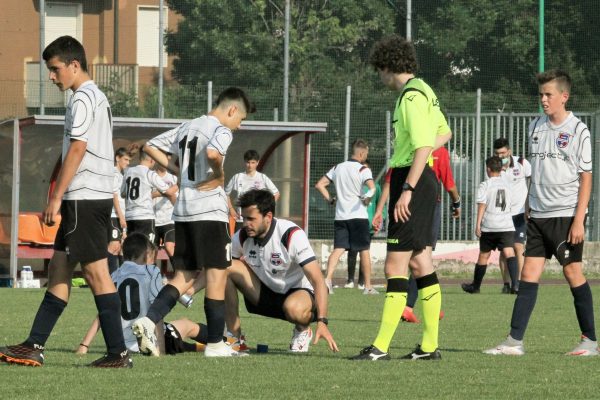 Gli Esordienti 2008 Virtus Ciserano Bergamo vincitori del Trofeo De Guz