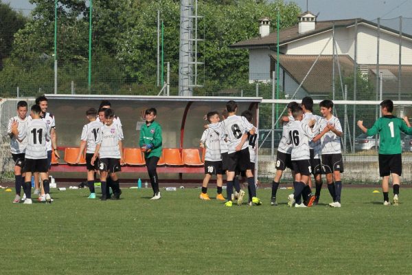 Gli Esordienti 2008 Virtus Ciserano Bergamo vincitori del Trofeo De Guz