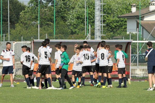 Gli Esordienti 2008 Virtus Ciserano Bergamo vincitori del Trofeo De Guz