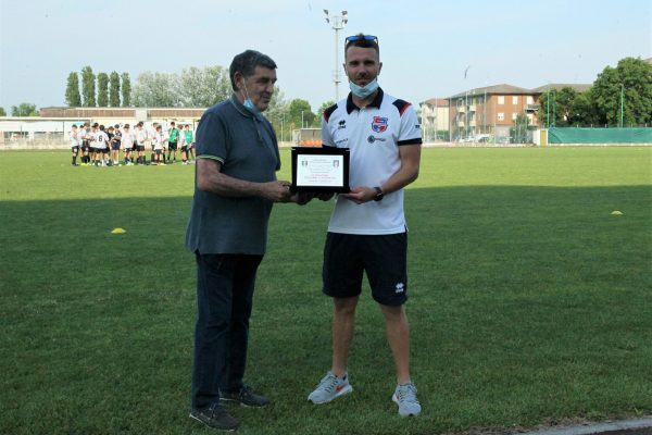 Gli Esordienti 2008 Virtus Ciserano Bergamo vincitori del Trofeo De Guz