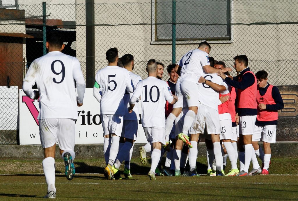 Grand derby rossoblù: 5-3 al Ponte San Pietro e playoff a 2 punti per la Virtus Ciserano Bergamo
