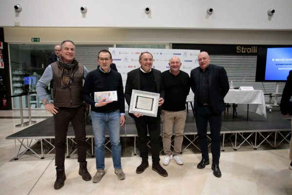 Galà del calcio bergamasco: premiati Foglieni e Casali con i premi Sensi e Durante