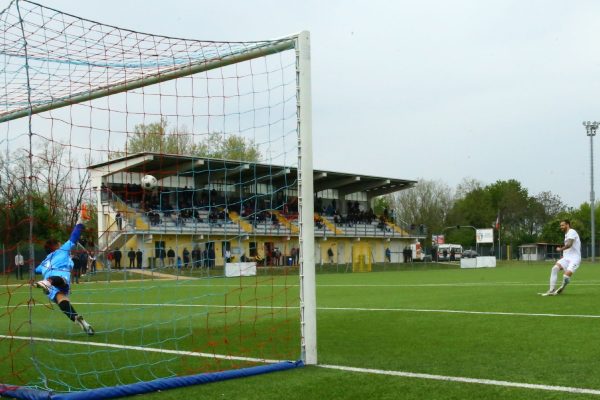 Quarti di finale di Coppa Italia: Caronnese-Virtus Ciserano Bergamo 5-6 dcr