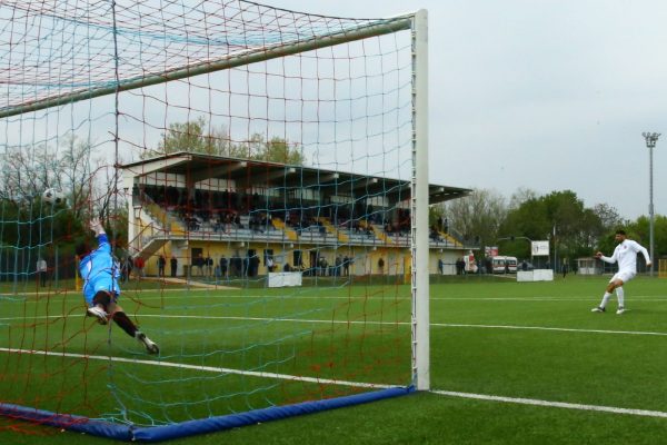 Quarti di finale di Coppa Italia: Caronnese-Virtus Ciserano Bergamo 5-6 dcr