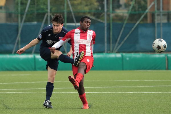 L’Under 16 festeggia la vittoria del proprio girone