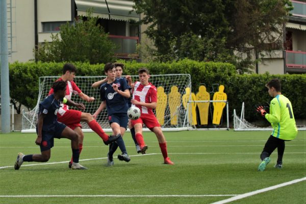 L’Under 16 festeggia la vittoria del proprio girone