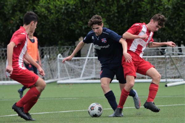 L’Under 16 festeggia la vittoria del proprio girone