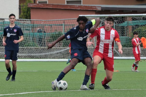 L’Under 16 festeggia la vittoria del proprio girone