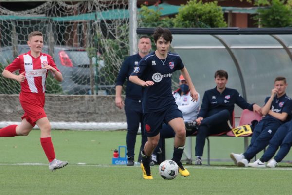 L’Under 16 festeggia la vittoria del proprio girone