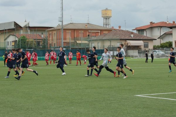 L’Under 16 festeggia la vittoria del proprio girone