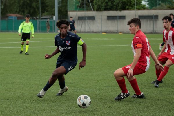 L’Under 16 festeggia la vittoria del proprio girone