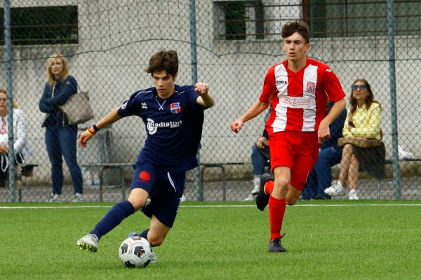 L’Under 16 festeggia la vittoria del proprio girone