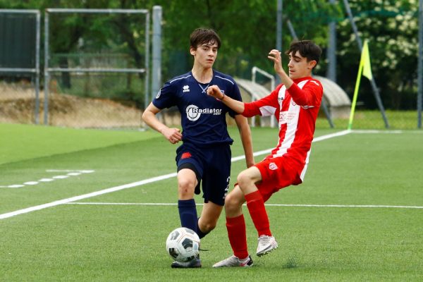 L’Under 16 festeggia la vittoria del proprio girone