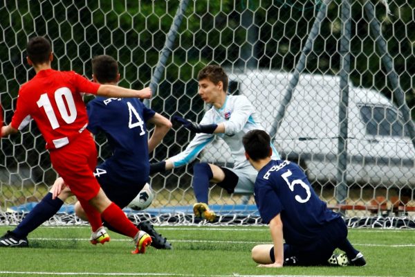 L’Under 16 festeggia la vittoria del proprio girone